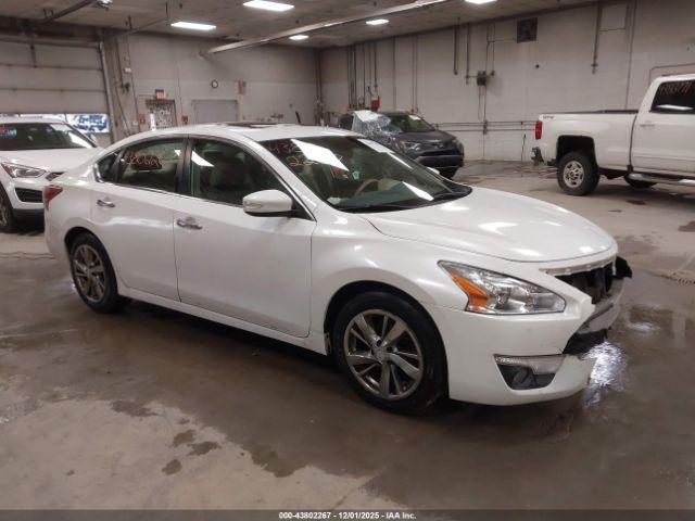  Salvage Nissan Altima