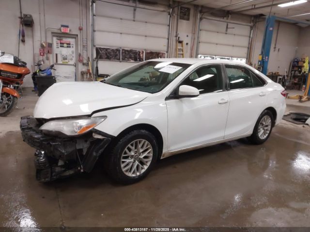 Toyota Camry Le Image 15