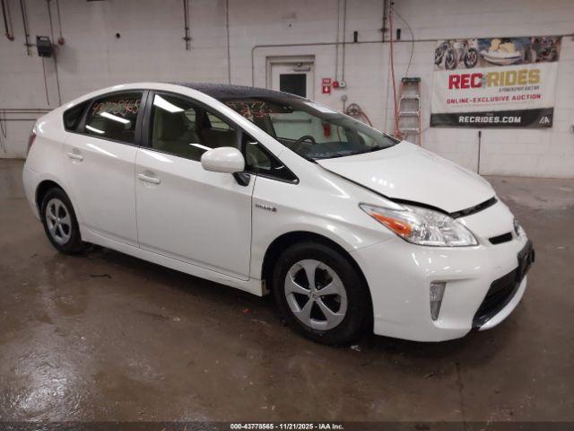  Salvage Toyota Prius