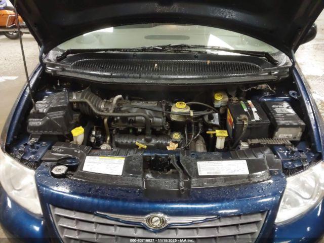 Chrysler Voyager Image 9