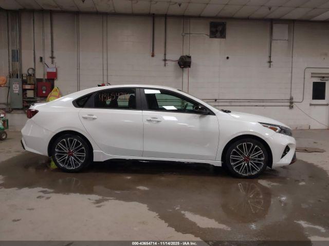 Kia Forte Gt Image 12