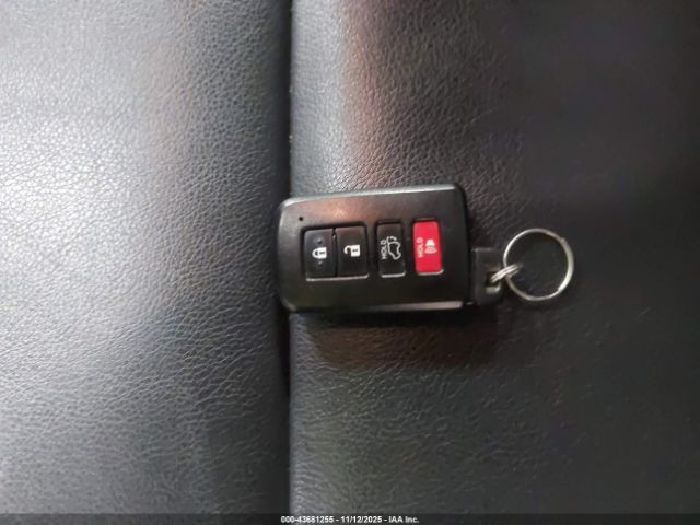 Toyota RAV4 Se Image 4