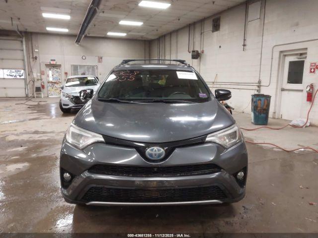 Toyota RAV4 Se Image 14