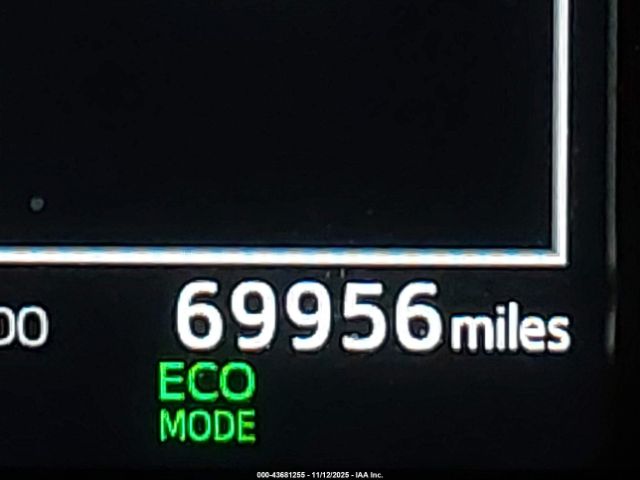 Toyota RAV4 Se Image 8