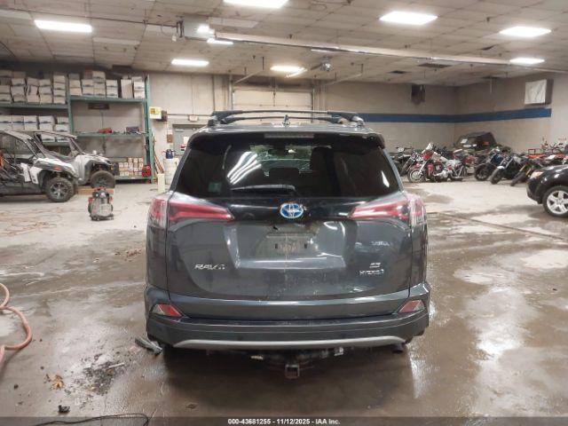 Toyota RAV4 Se Image 15