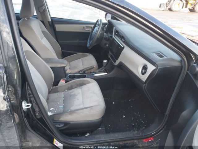 Toyota Corolla Le Image 9