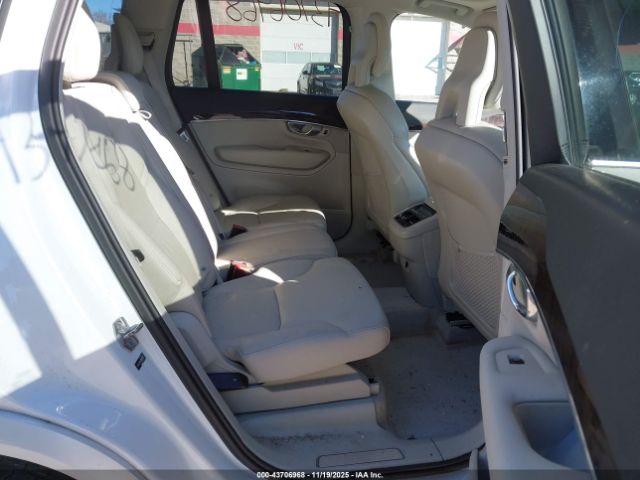 Volvo XC90 T6 Momentum Image 3
