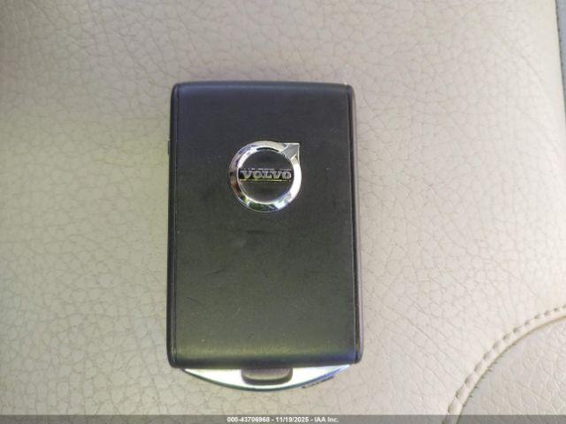 Volvo XC90 T6 Momentum Image 12