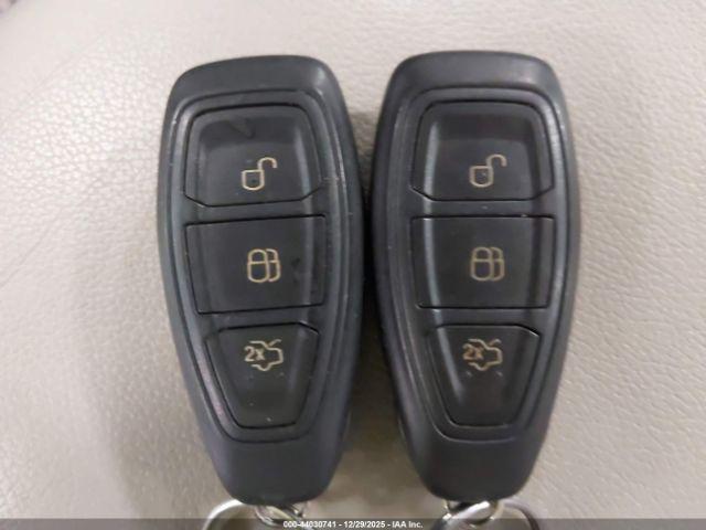 Ford C-MAX Hybrid Sel Image 8