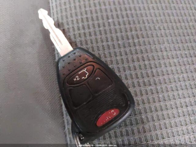 Jeep Liberty Sport Image 2