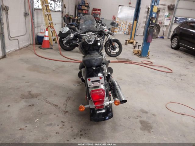 Suzuki Vl800 Image 3