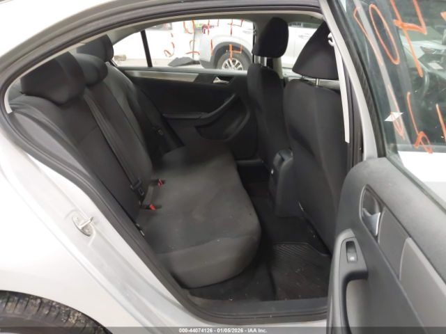 Volkswagen Jetta 1.8t Se Image 8