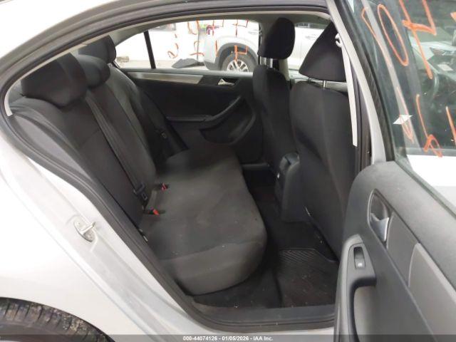 Volkswagen Jetta 1.8t Se Image 8