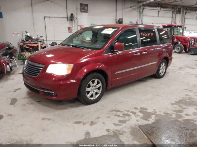 Chrysler Town & Country Touring Image 13