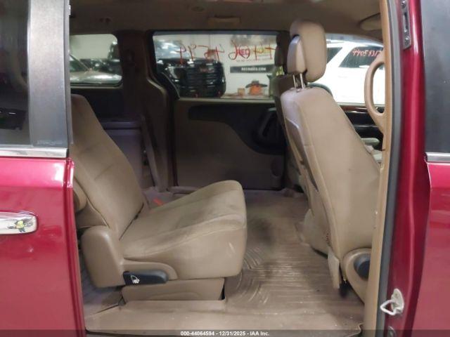 Chrysler Town & Country Touring Image 3