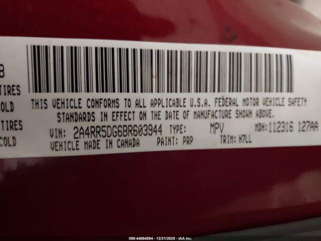 Chrysler Town & Country Touring Image 6