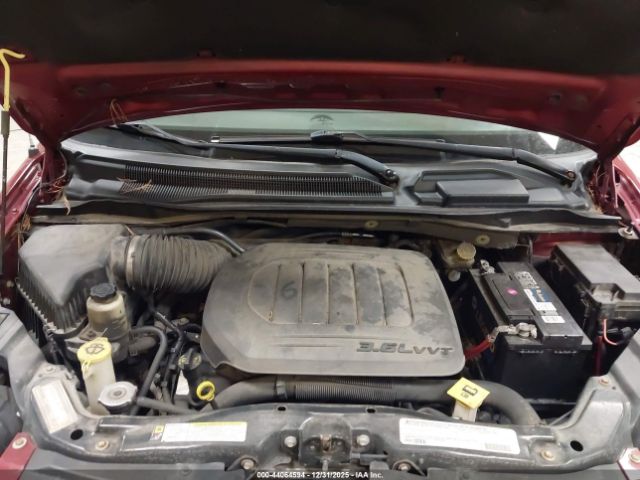 Chrysler Town & Country Touring Image 9