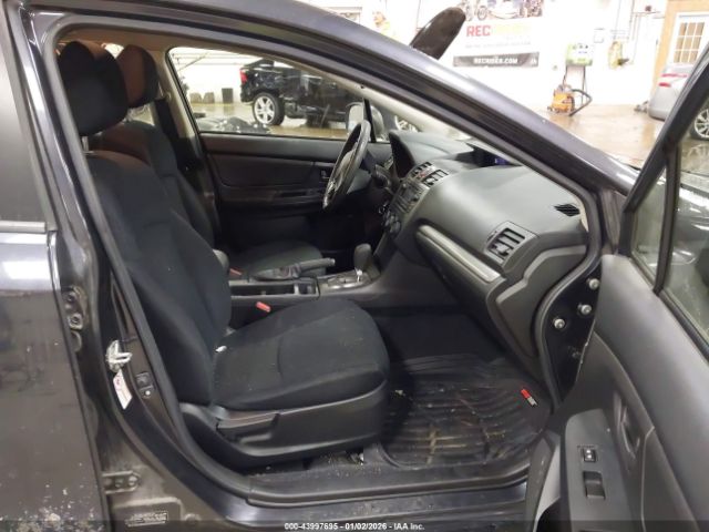 Subaru Impreza 2.0i Image 11