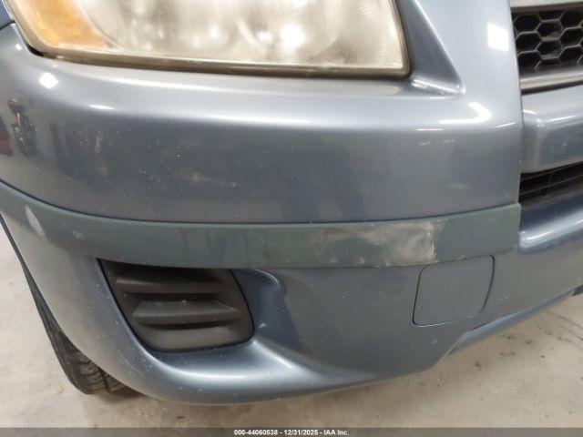 Toyota RAV4 Image 10