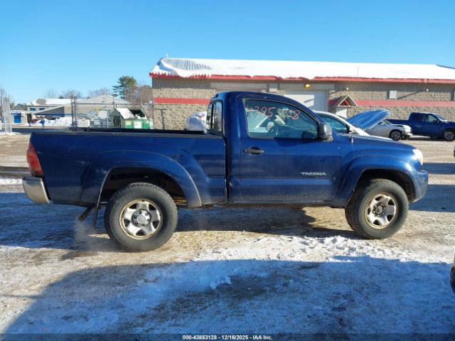 Toyota Tacoma Image 16