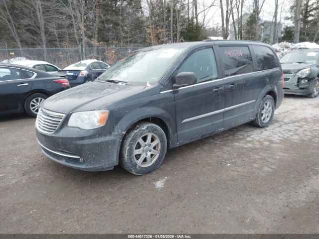 Chrysler Town & Country Touring Image 15