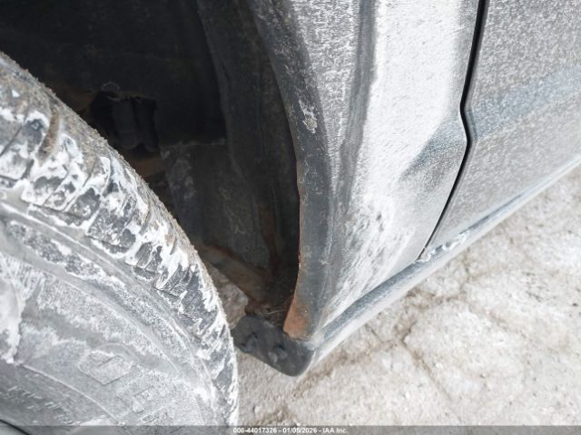 Chrysler Town & Country Touring Image 4