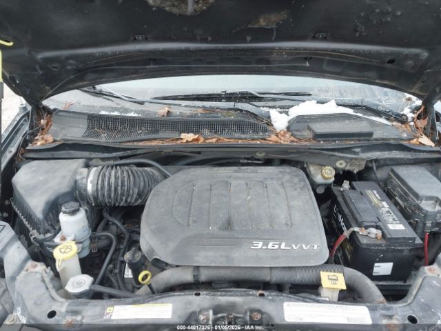 Chrysler Town & Country Touring Image 6