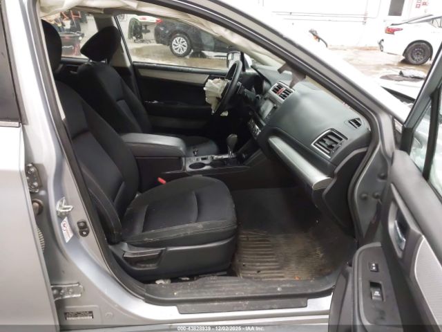 Subaru Legacy 2.5i Premium Image 4