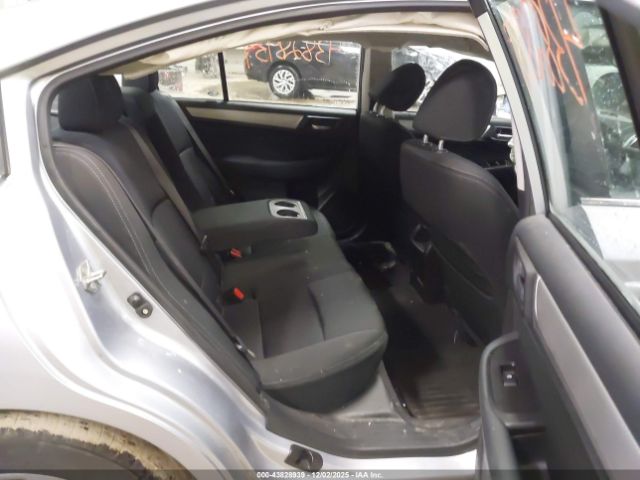 Subaru Legacy 2.5i Premium Image 8