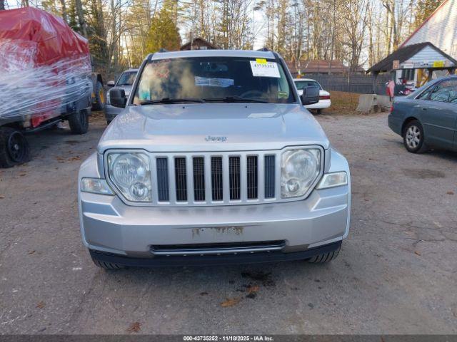 Jeep Liberty Sport Image 12