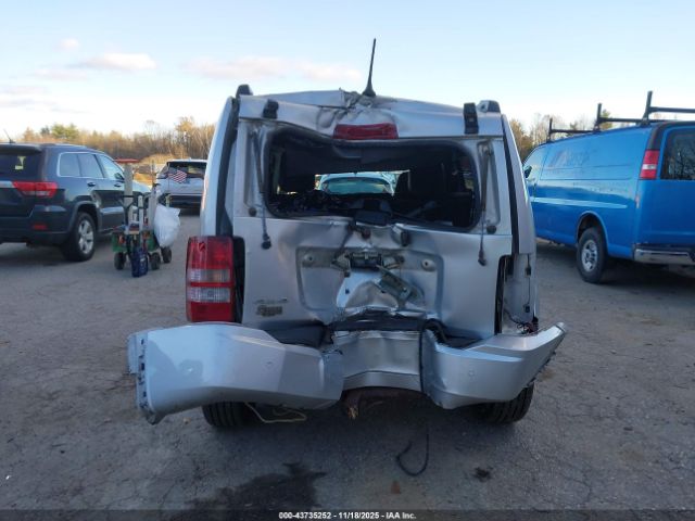 Jeep Liberty Sport Image 2