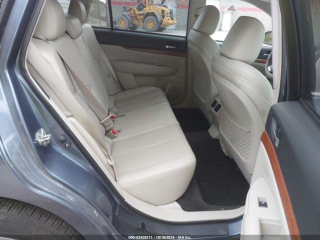 Subaru Outback 2.5i Limited Image 3