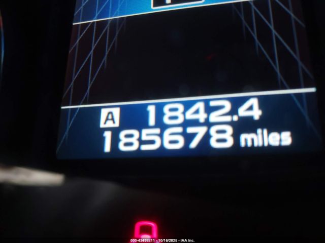 Subaru Outback 2.5i Limited Image 10