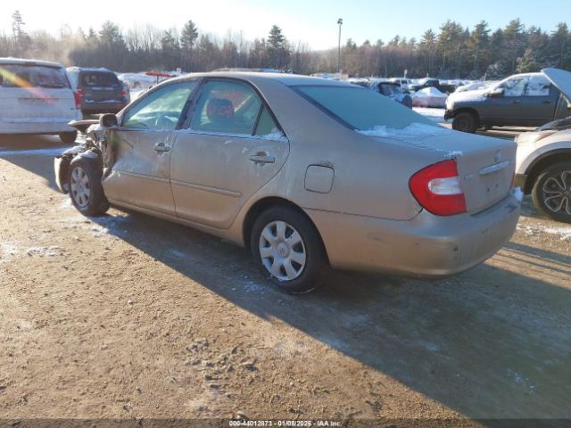 Toyota Camry Le Image 3