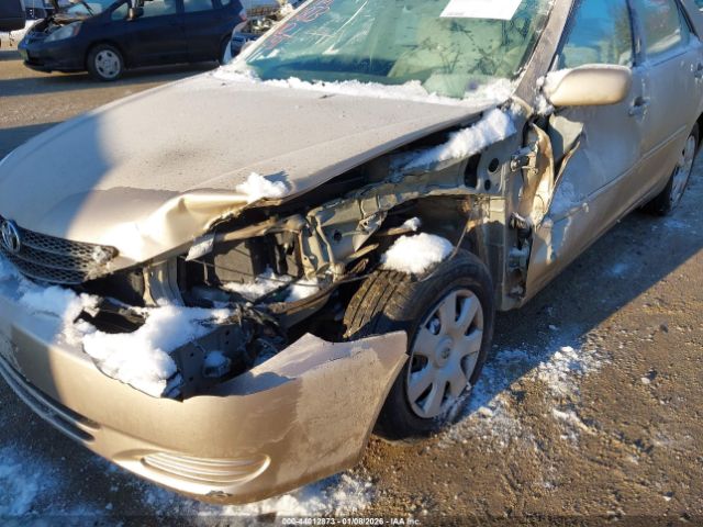 Toyota Camry Le Image 15