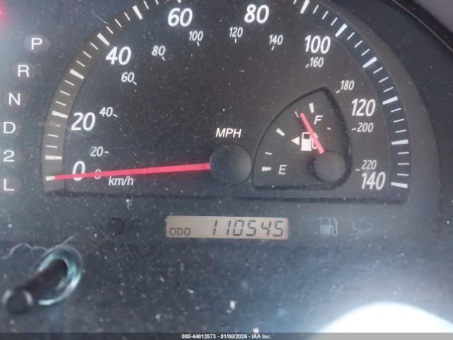 Toyota Camry Le Image 12