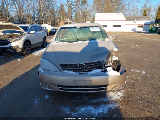 Toyota Camry Le Image 2