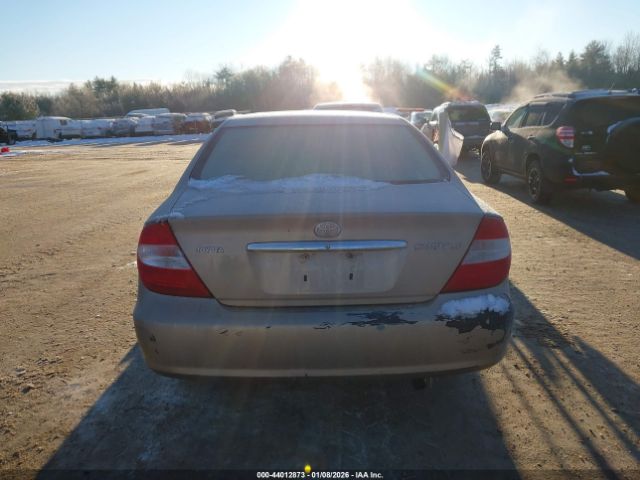 Toyota Camry Le Image 14