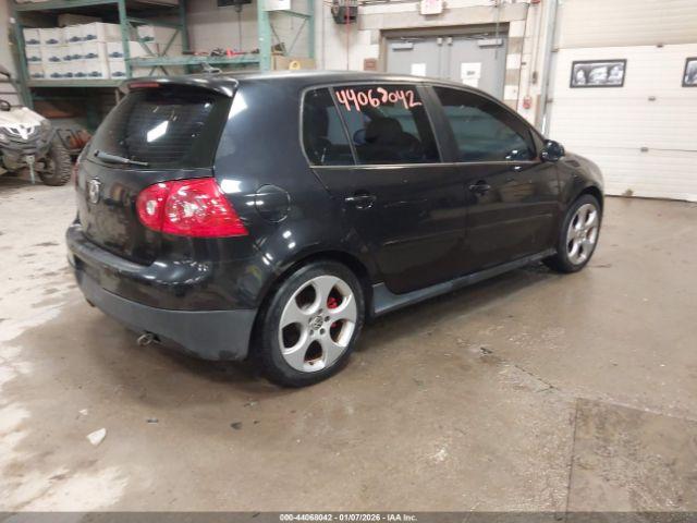 Volkswagen GTI 4-door Image 15