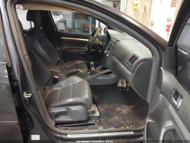 Volkswagen GTI 4-door Image 2