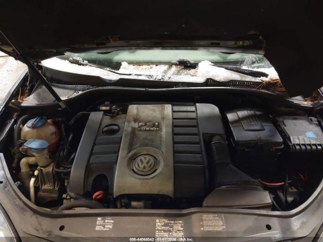 Volkswagen GTI 4-door Image 9