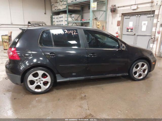 Volkswagen GTI 4-door Image 13